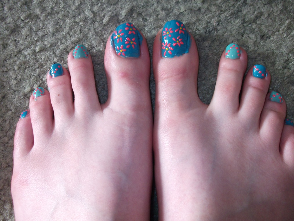 Simple Floral Toe Nail Design! :  inthoughtinwordindeed